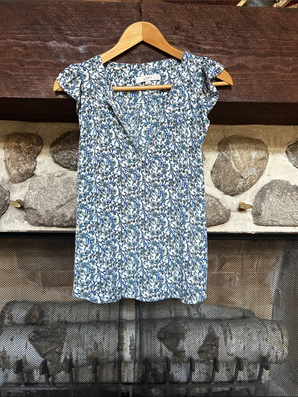 LOFT flutter sleeve blouse